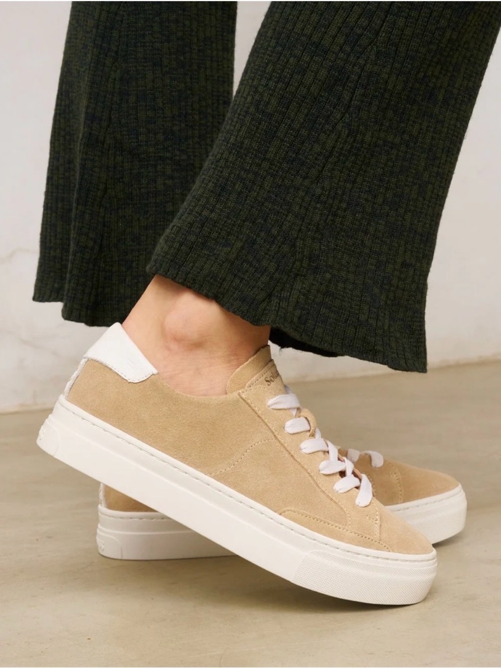 Saludos Ibiza Platform Sneaker Sand Tan Suede EUC Size 6.5